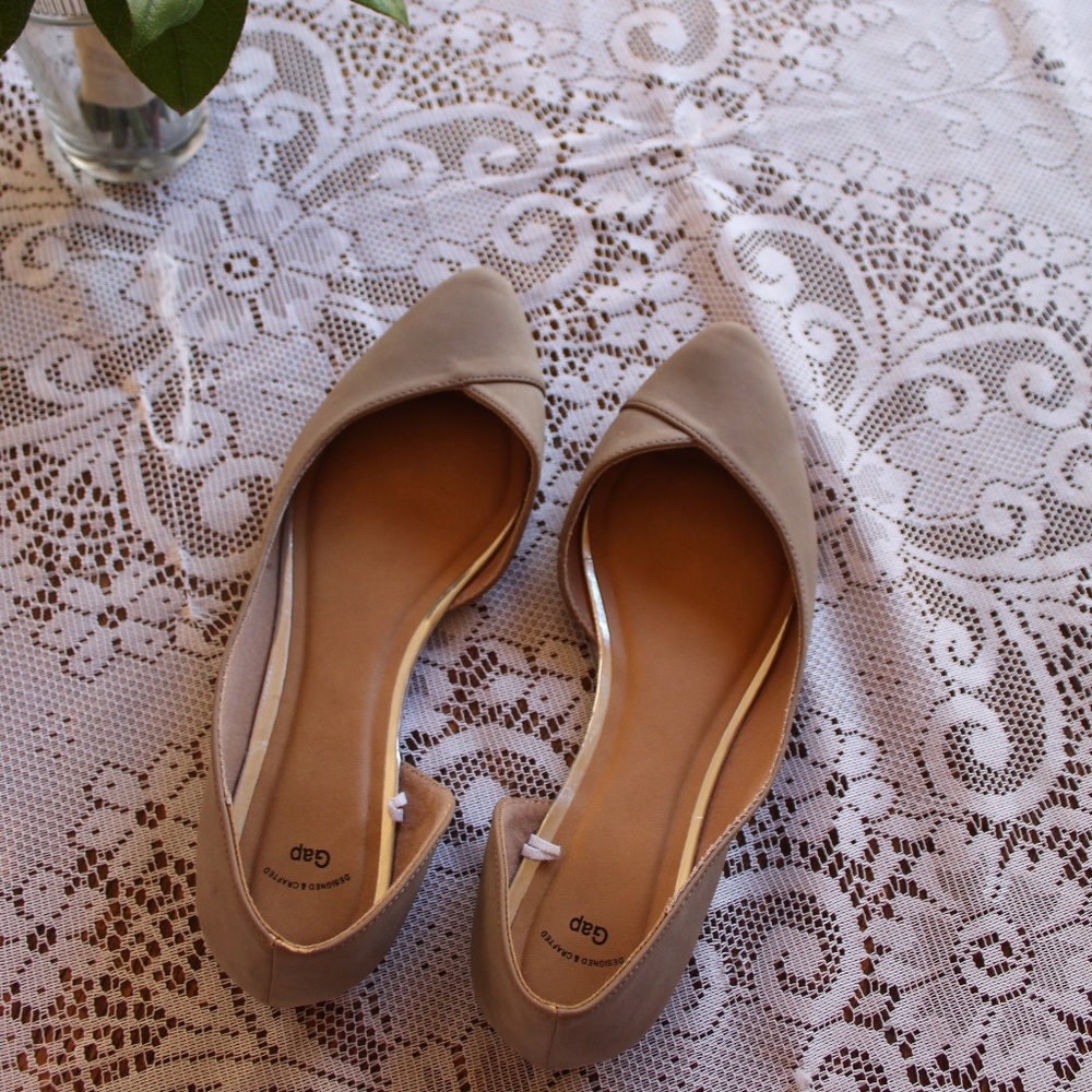 Chic Nude Cut Out Suede Flats